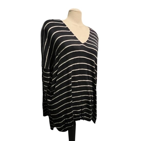 Ann Taylor Black & White Striped V-Neck Soft Oversized Wool Blend Sweater Size M - Picture 10 of 11